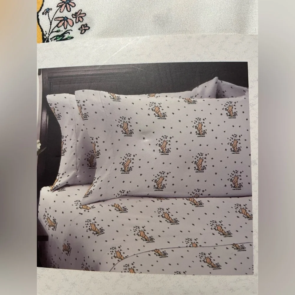 NWT Original Winnie the Pooh and Dainty Floral Detail Patterned Full Sheet Set - Picture 5 of 6